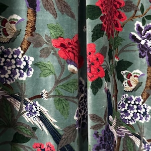 Tenda in velluto in stile vintage: stampa di uccelli verde salvia, tende boho