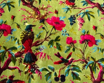 Tela de terciopelo de algodón estampada a mano: Tapicería con pájaros y flores verde oliva
