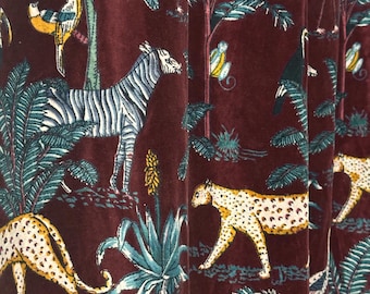 Juego de cortinas vintage de terciopelo de algodón: cortinas con estampado animal en color lila.