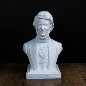 Popiersie Henry'ego Davida Thoreau, inspirująca dekoracja regału i akcent domowy