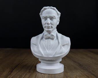 Harry Houdini Bust Sculpture