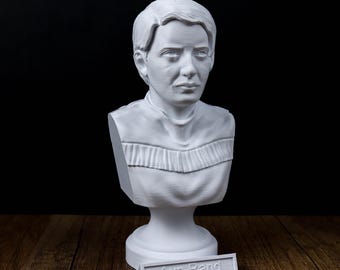 Estatua de Ayn Rand, escultura de escritora y filósofa