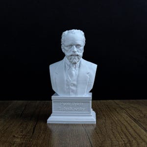 Busto del compositor Tchaikovsky