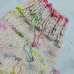 OVILLOS SORPRESA; 100 g de lana merino teñida a mano, DK o madeja para calcetines. Se añaden nuevos colores constantemente. imagen 5