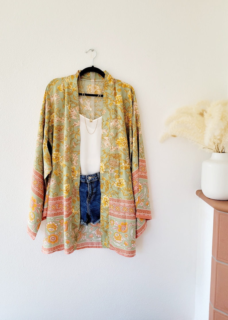 Short green cardigan, floral white cardigan women, cotton cardigan, purple boho cardigan, pink floral jacket Bild 10