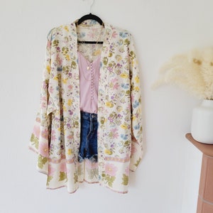 Short green cardigan, floral white cardigan women, cotton cardigan, purple boho cardigan, pink floral jacket Bild 2