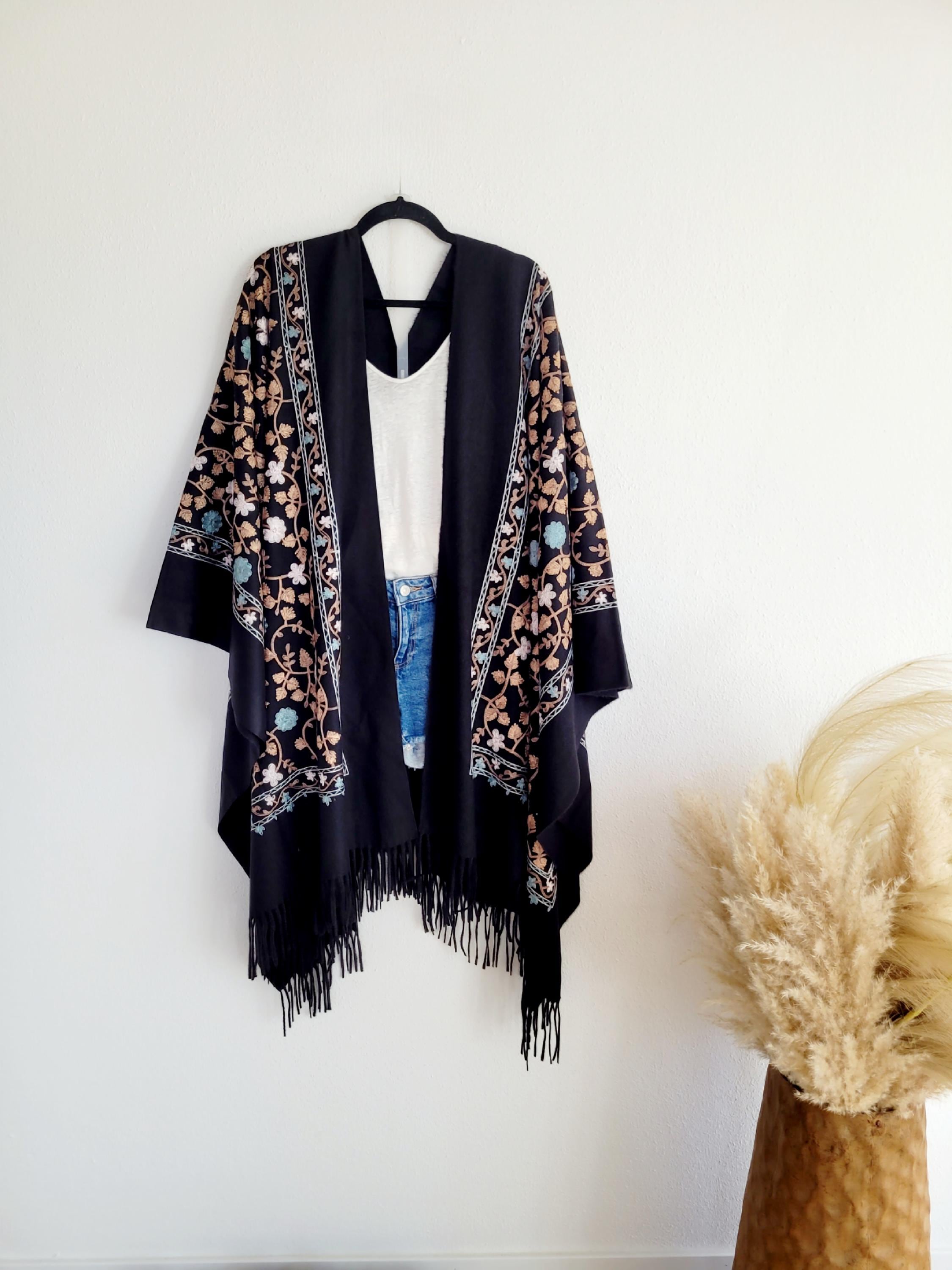 Elegant Embroidered Kimono Shawl – Handmade – Perfect