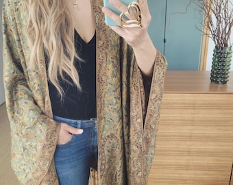 Boho Kimonokofta – Orientalisk look, One Size, Lätt & Elegant - Gyllene Kimono, Kimono för Herr, Bohemisk Look för Kvinnor och Herrar