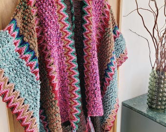 Boho stickad poncho – virkad kofta, en storlek, mysig och varm – färgglad vårjacka med fransar