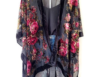 cardigan noir floral en velours brûlé, kimono en velours boho, cardigan léger semi-transparent, rouge vin, noir, bordeaux, kimono semi-transparent taille plus