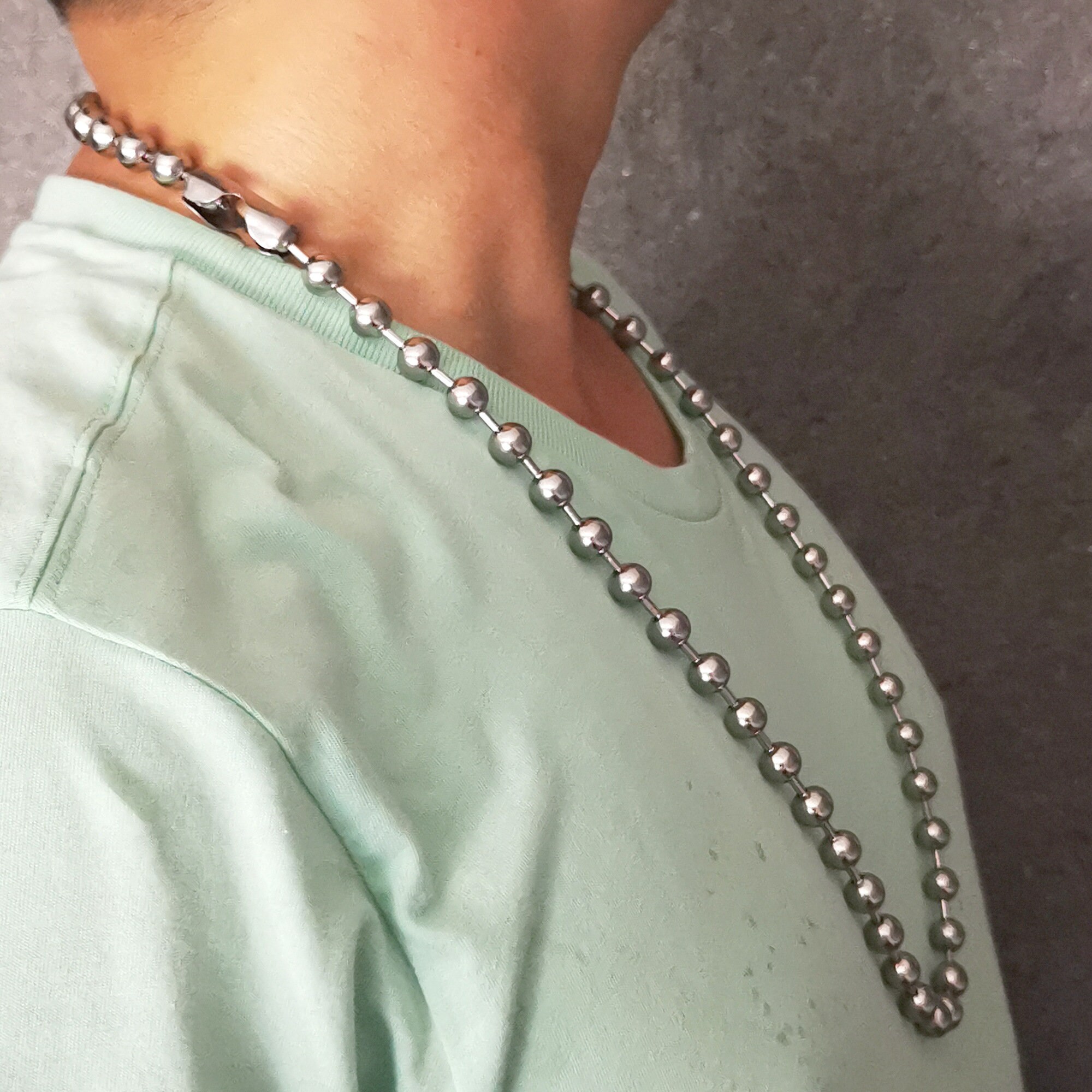 pearl necklace wedding dress