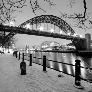 Foto da Ponte Tyne em Newcastle com neve // Presente de despedida // Presente de inauguração // Presente Geordie // Arte de parede de Newcastle