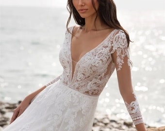 Boho Beach Wedding Dress A-Line V-Neck Long Sleeve Lace Appliques Tulle Backless Bohemian Bridal Gown