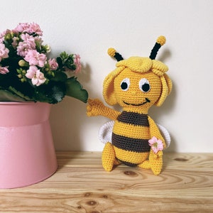 PATRÓN DE CROCHET: Abeja Maya, Patrón pdf, Patrón amigurumi, Abeja de dibujos animados, Escrito en inglés, Fácil de seguir, Patrón fácil, Artículo digital