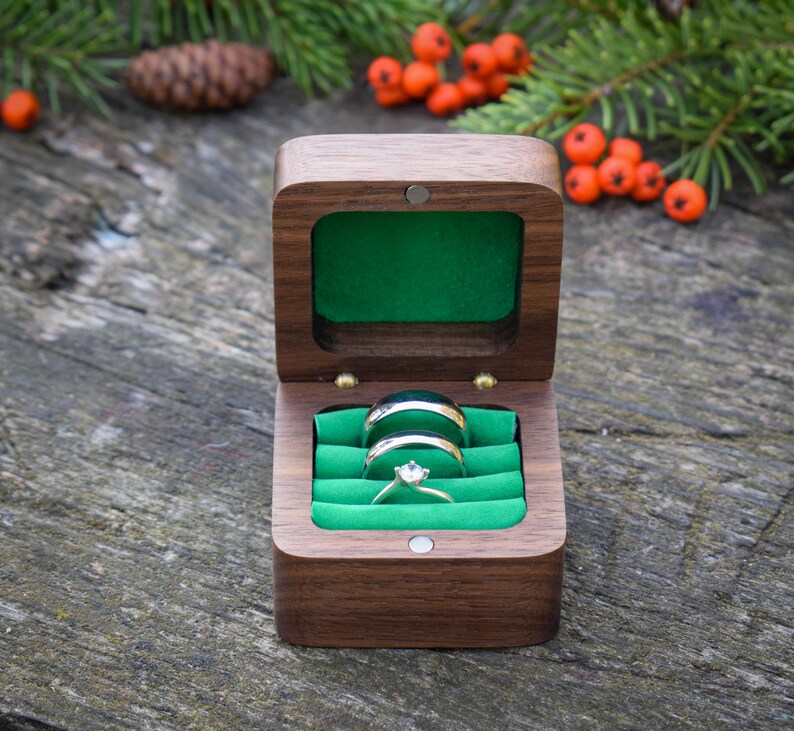 3 slot ring box