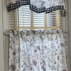 Bee window valance with matching cafe curtains. Custom order sizes, handmade in the USA