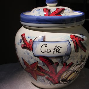 Frasco de café 'caffè' de cerâmica toscana feito à mão, pintado à mão com estrela do mar, desenhos de conchas