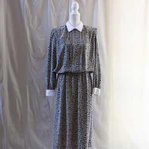 Vestido midi vintage com estampa animal dos anos 80