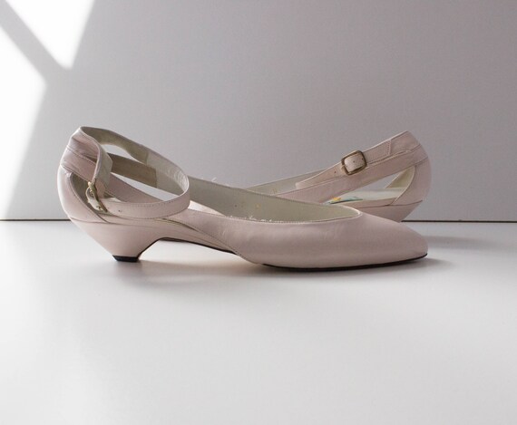 Vintage 1980s Pale Pink Kitten Heels 
