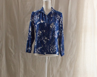 Vintage 1970s Blue and White Floral Blouse