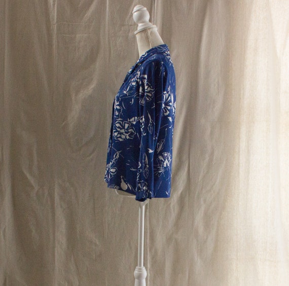 Vintage 1970s Blue and White Floral Blouse - image 2