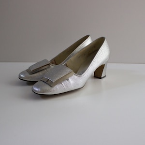 Vintage 1960s Silver Pumps
