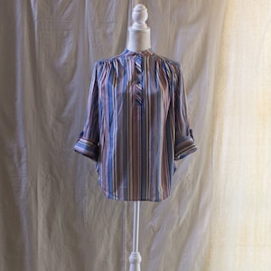 Blusa de punto a rayas vintage de la década de 1970
