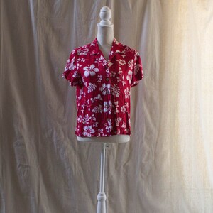 Vintage 1990s Red and White Hawaiian Floral Print Shirt