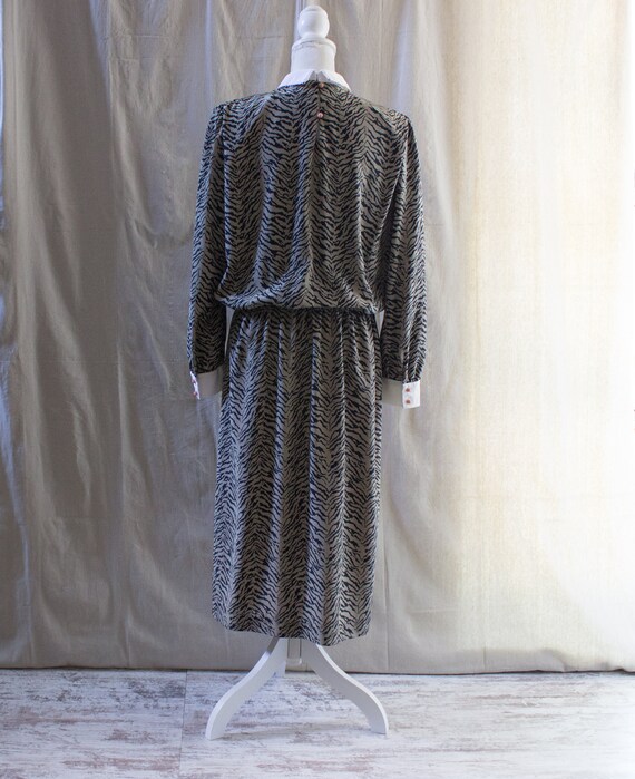 Vintage 1980s Animal Print Midi Dress - image 3