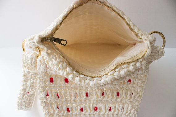 Vintage White Straw Crocheted Purse with Red Beads - image 5