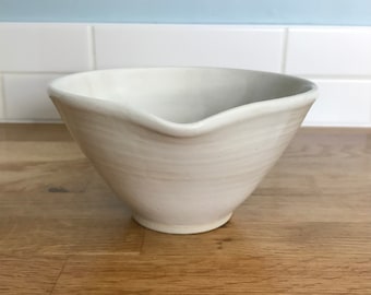 White bowl, White bowl with pouring lip, omelette bowl, kitchen bowl, mixing bowl, ceramic bowl, white pottery bowl