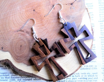 BOUCLES d’oreilles EN BOIS FAIT MAIN // Dangle Drop Cross Crucifix Sterling Argent Plaqué // Boucle d’oreille femme en bois Petite Tri tribale organic vegan // Sac cadeau