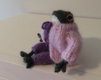 Hand Knitted Posable Froggy - Dot Pebbles pattern by Claire Garland