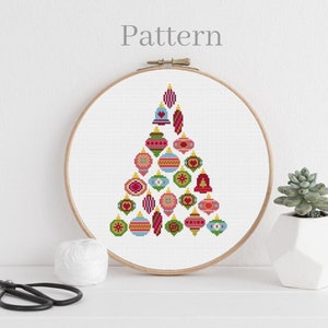 Klein kerstboomornament, handborduurpatroon, kruissteekpatroon kerstboom