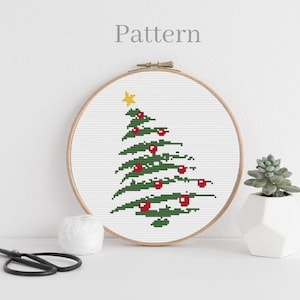 Kleines Kreuzstichmuster mit Tannenbaum
