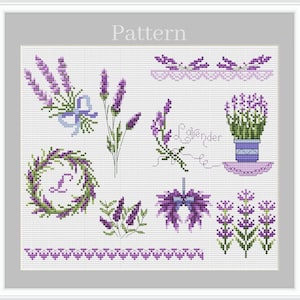 Puede incluir: Patrón de punto de cruz con diseños de lavanda. Incluye ramitas, coronas y bordes en tonos morados y verdes. La palabra "Lavender" está escrita en cursiva. La palabra "Pattern" está en la parte superior.