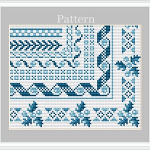 Könnte beinhalten: Ein blaues und weißes Kreuzstichmuster mit verschiedenen geometrischen und floralen Designs. Das Muster ist oben mit "Pattern" beschriftet.