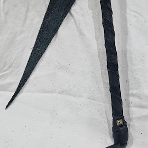 Black Leather Dragon Tongue Whip