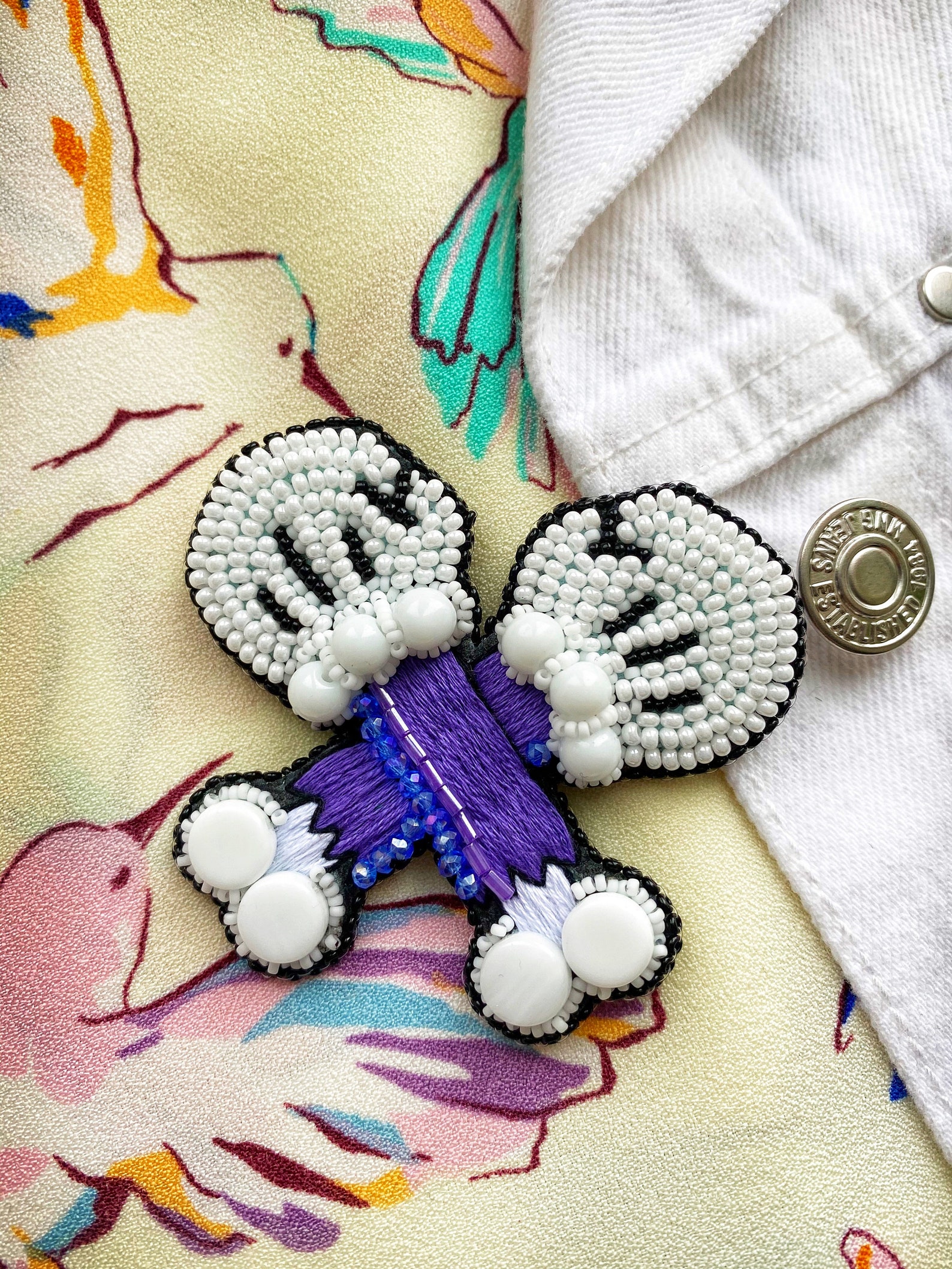 Handmade brooch. beaded brooch. Stylish accessory. A gift for Etsy