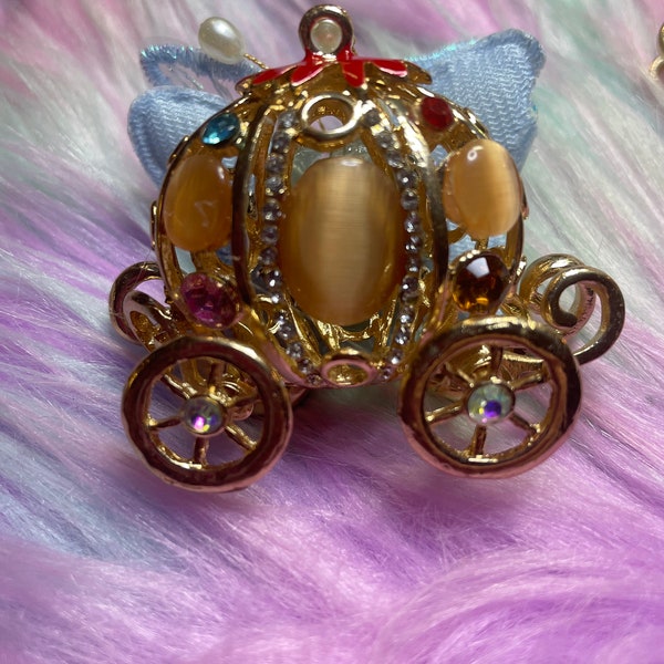 Medieval Fairytale Carriage Rhinestone Rose Gold Tone Metal Shimmering Blue Butterfly Wings Rolling Wheels Sparkly Bling Extra Fancy Beads