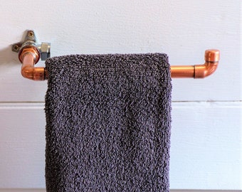 Toallero de cobre hecho a mano: decoración de baño con estilo industrial