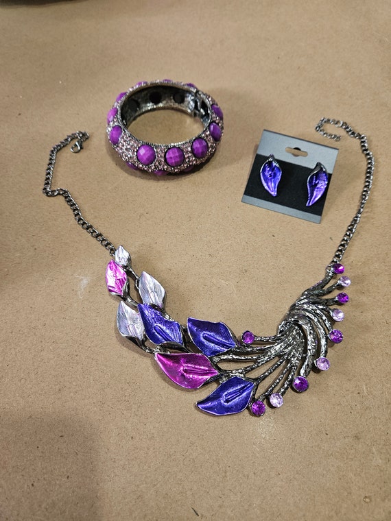 fantastic  purple flower necklace set with bracele