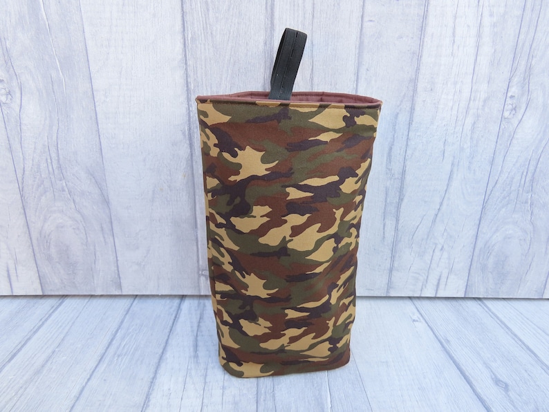 Organizador para la basura del coche. Forro impermeable opcional. También disponemos de otros tejidos; ¡consúltenos! Woodland Camo