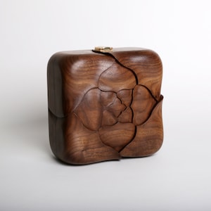 Walnut Box | Wood Box | Wood Jewelry Box | Organic Handmade | Wood Carving | Tissue Box | Floral Design | Anniversary Gift | Birthday Gift