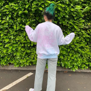 Suikerspin crew: Pastel tie dye, papa sweatshirt. Super zacht. Unisex.