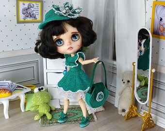 Crocheted green outfit for Blythe doll. Outfit for blythe. Inside a gift – surprise for you.