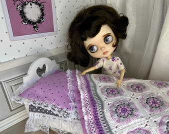Bed and accessories for Blythe dolls. Bed sheets for Blythe doll.