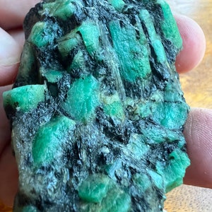 Brazilian Emerald Crystals on Schist: Collector&#39;s Specimen, 550 Carat