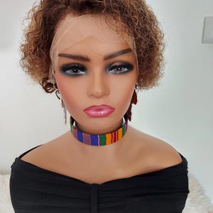 Lace Front Peruk/ Lockig peruk av äkta hår/ Lockig peruk/ Kort peruk/ Peruk av äkta hår/ Kort pixieperuk