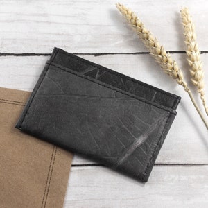 Cardholder in Leaf Leather - Pebble Black